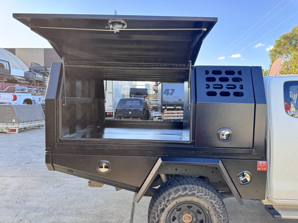 Ute Canopy with 1/4 Dog Box | Smart Aluminium Dual Storage Setup 1 ute canopy with 1/4 dog box