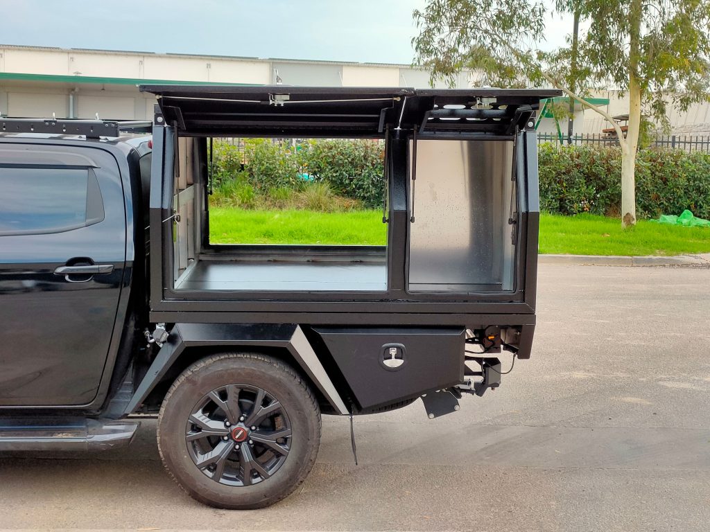 Isuzu D-MAX 1800mm Tray and Canopy with Half Dog Box 1 Isuzu D-MAX 1800mm tray and canopy